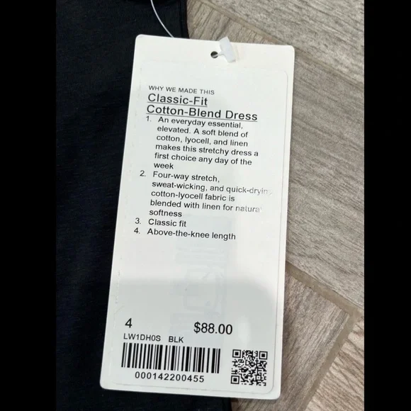 Black Sleeveless Dress - Picture 2 of 2